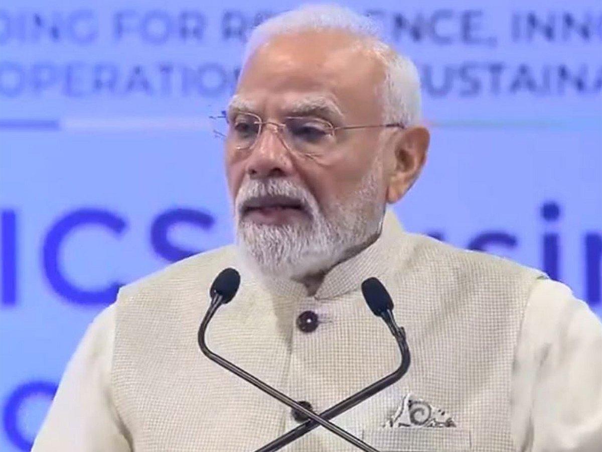 From cutting trade barriers to 1000 business ties: Modi pitches for ...