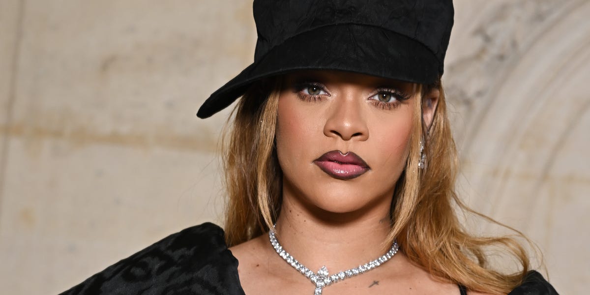 The 7 best eyeshadow colors for hazel eyes, according to makeup artists