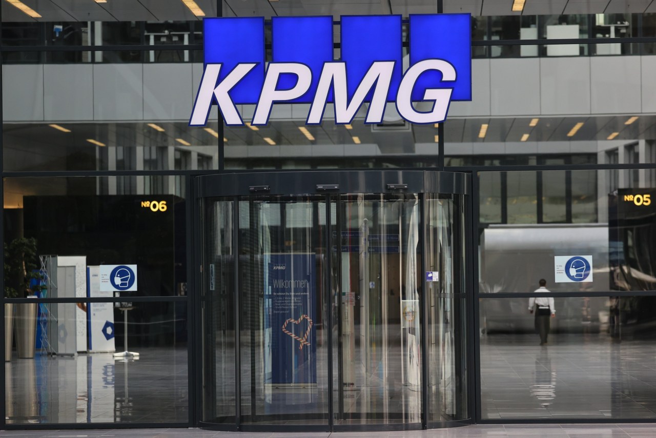 Cluster of Polymarket accounts won big on companies audited by KPMG