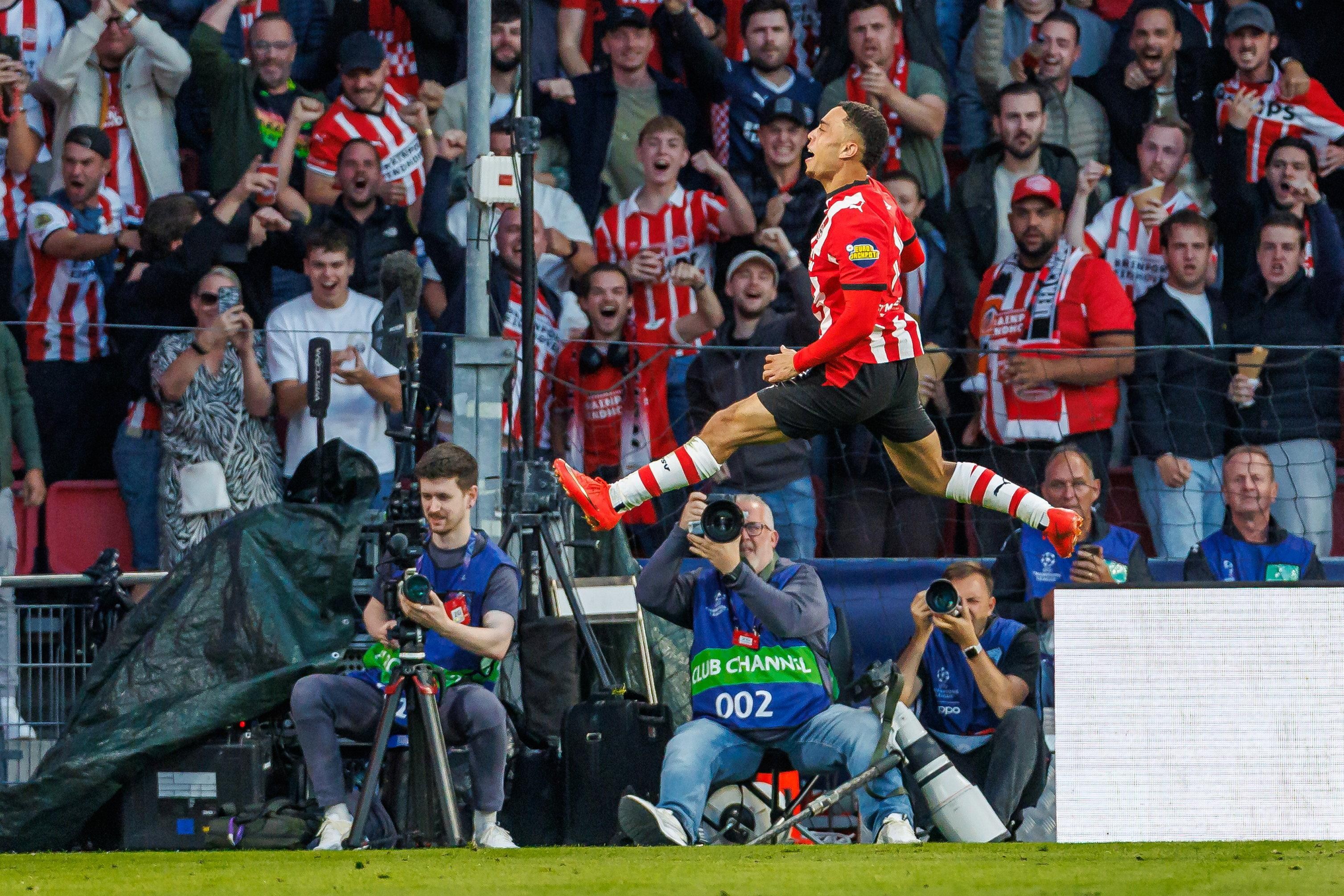USMNT midweek roundup: Dest scores, Cavan keeps going