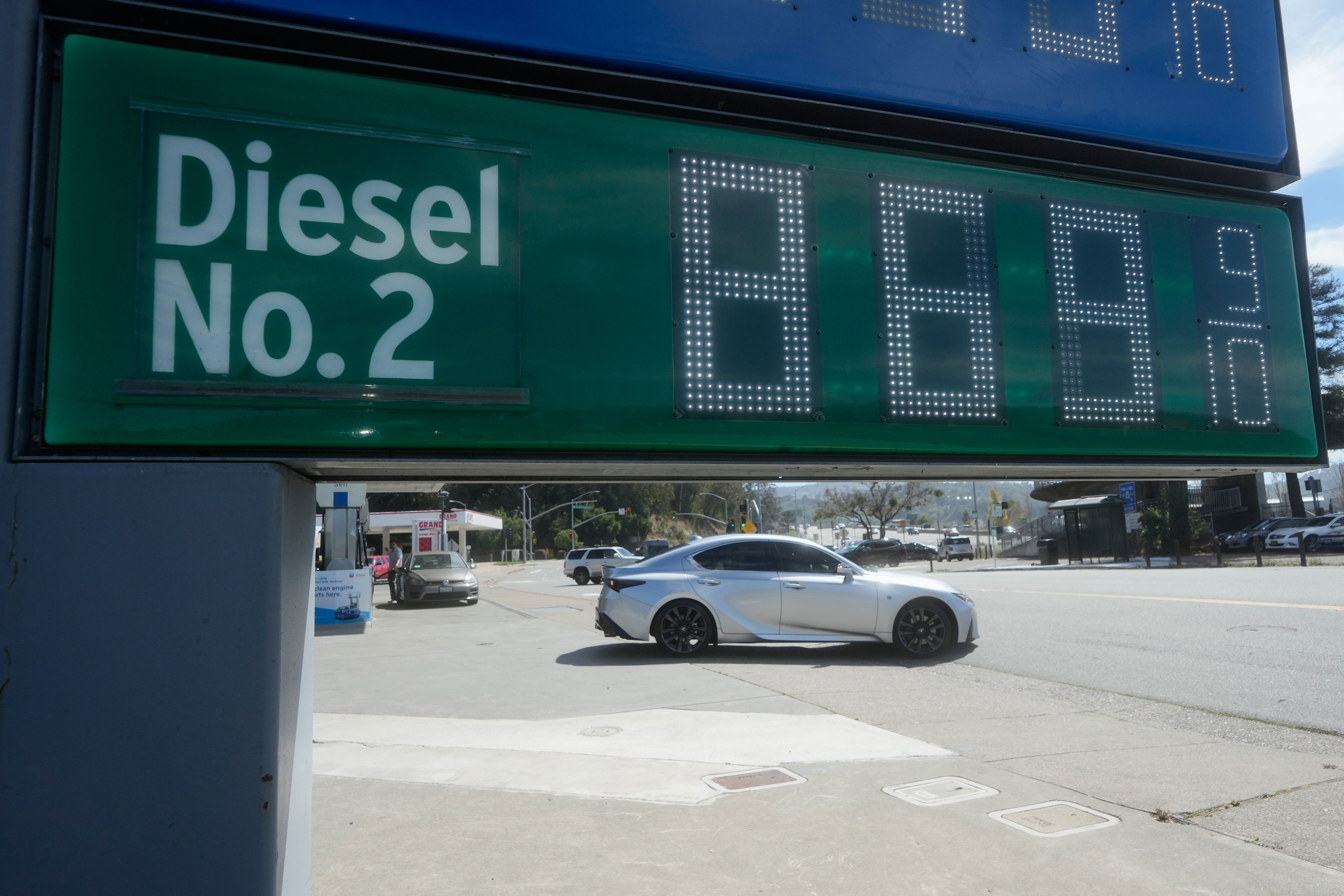 Stubborn inflation leaves GOP with higher prices past the midterms