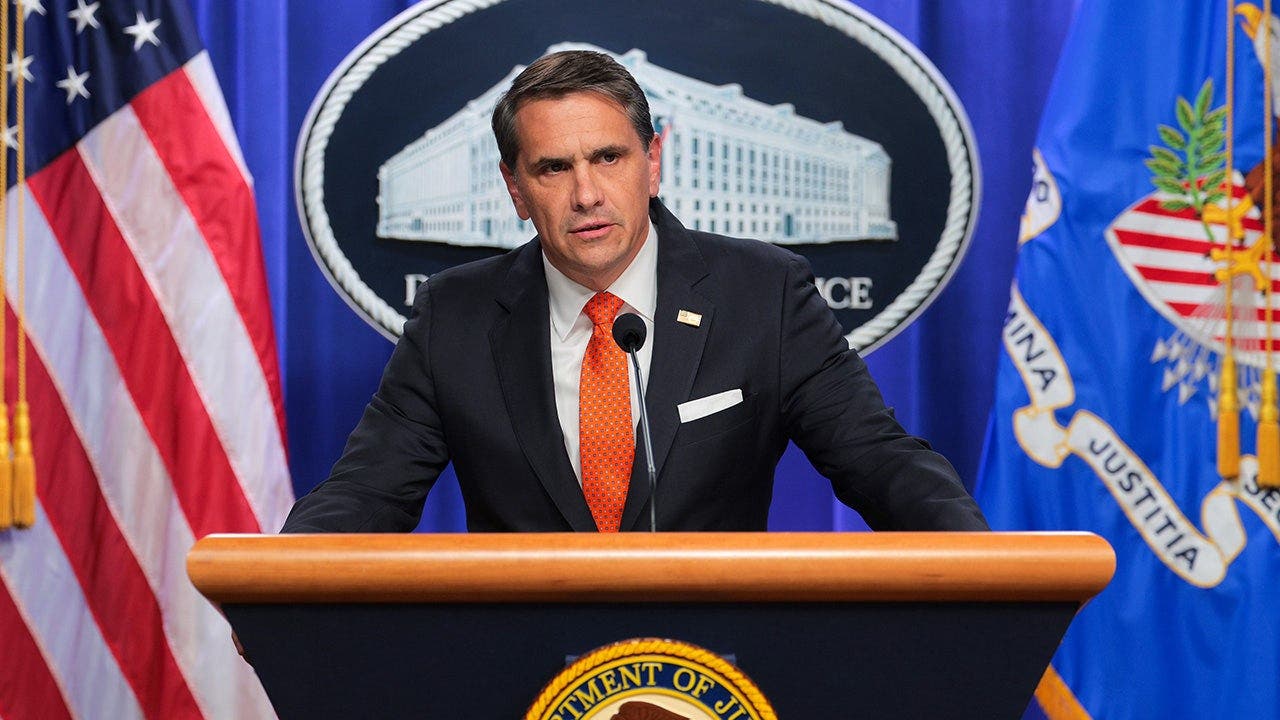 Todd Blanche challenges Dana Bash for only citing part of Constitution ...
