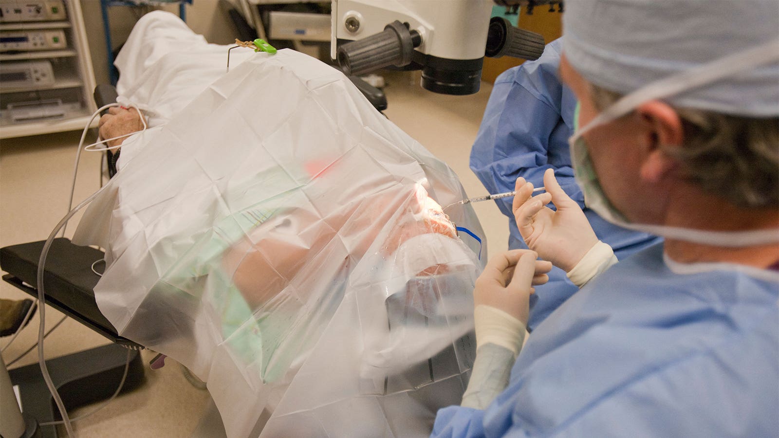 Loss of follow-up predictors in wet AMD