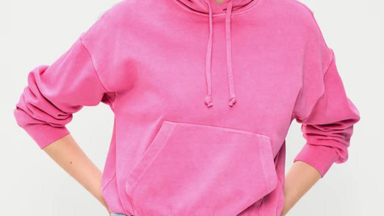 Old Navy's comfy, oversized hoodies are 60% off in 3 flattering colors