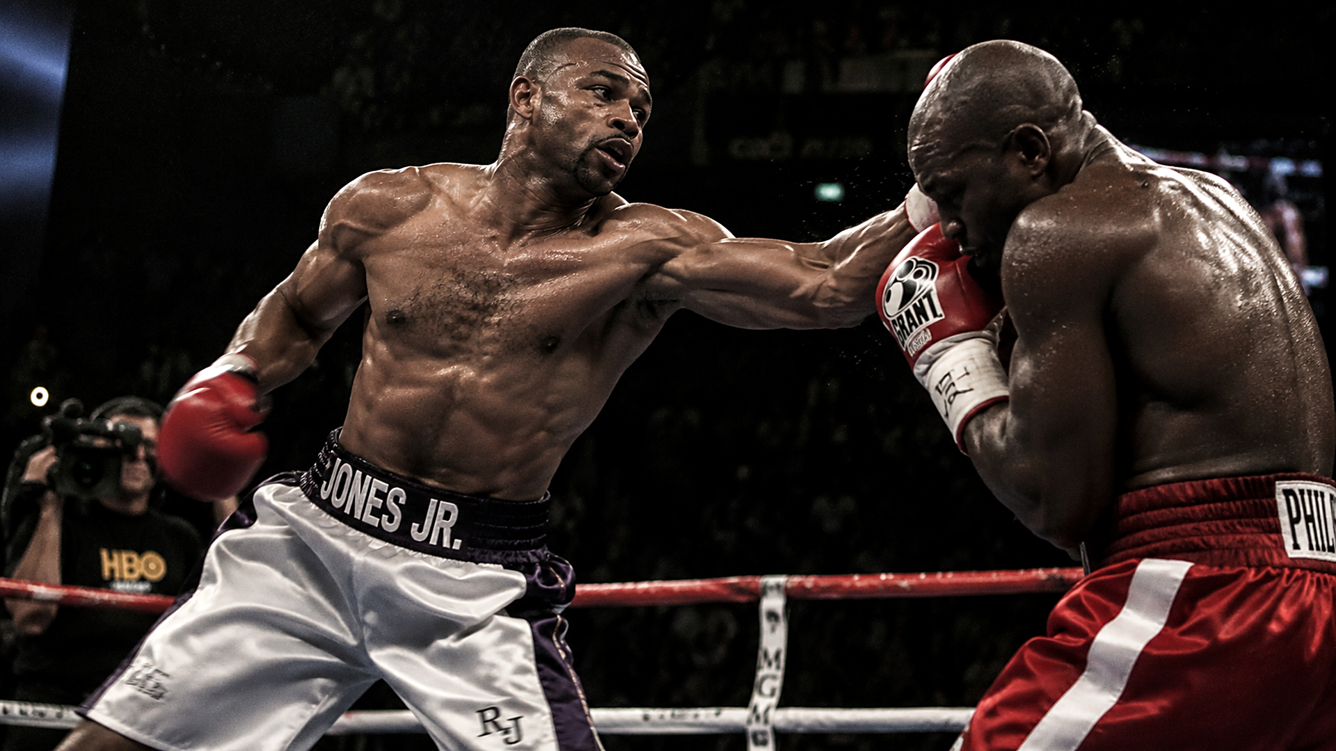 Roy Jones Jr. and the genius behind the low guard, the looping overhand ...
