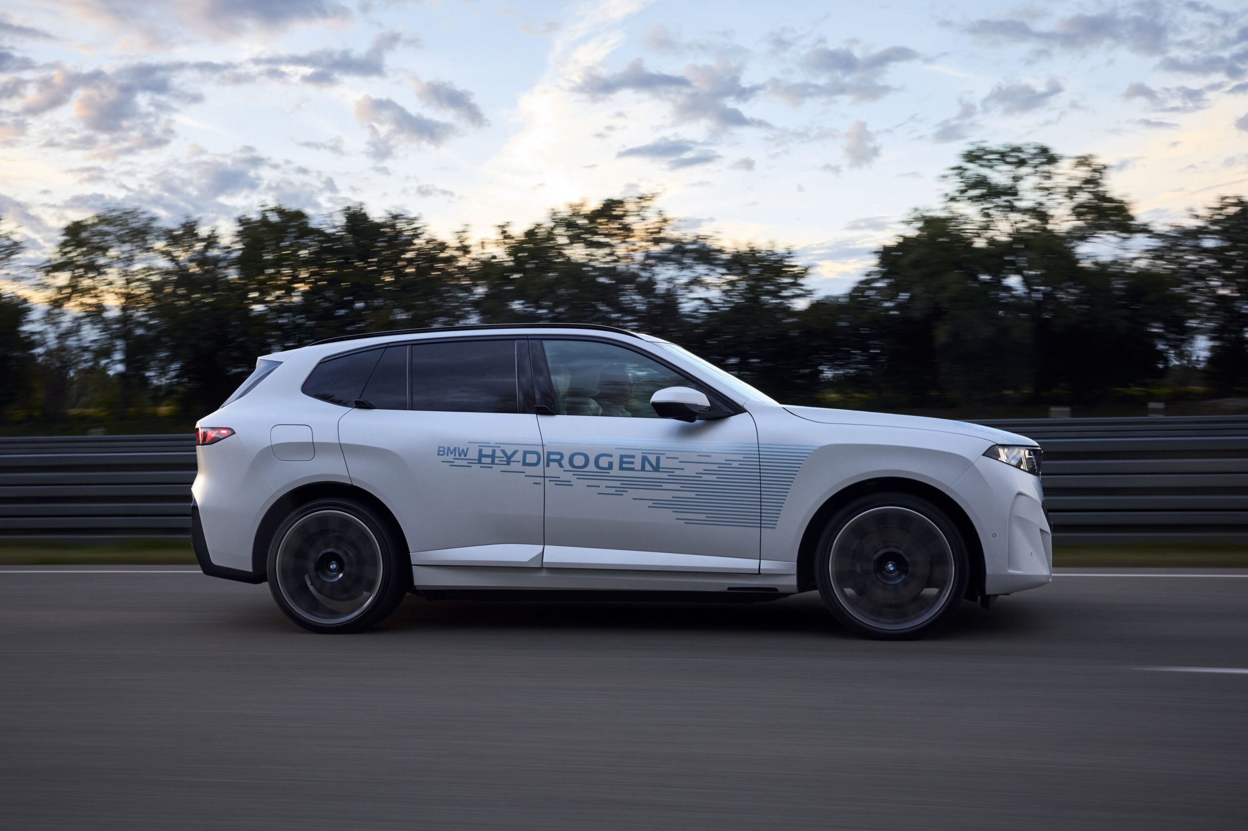 Testing underway for hydrogen powered BMW iX5