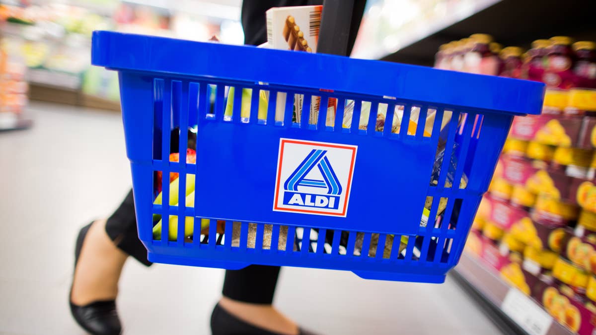 Aldi's $6 holiday measuring cups bring festive cheer to your kitchen ...