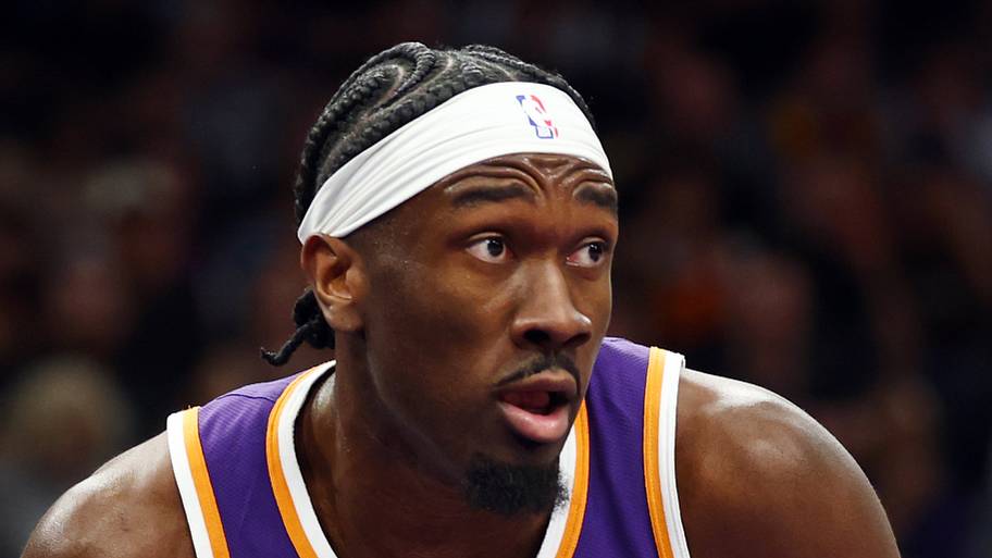 Suns suddenly need another center at the worst time