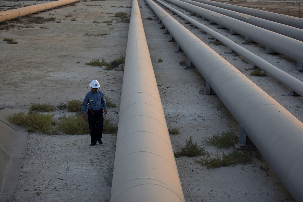 Saudi Arabia shuts key pipeline, adding pressure to oil supplies