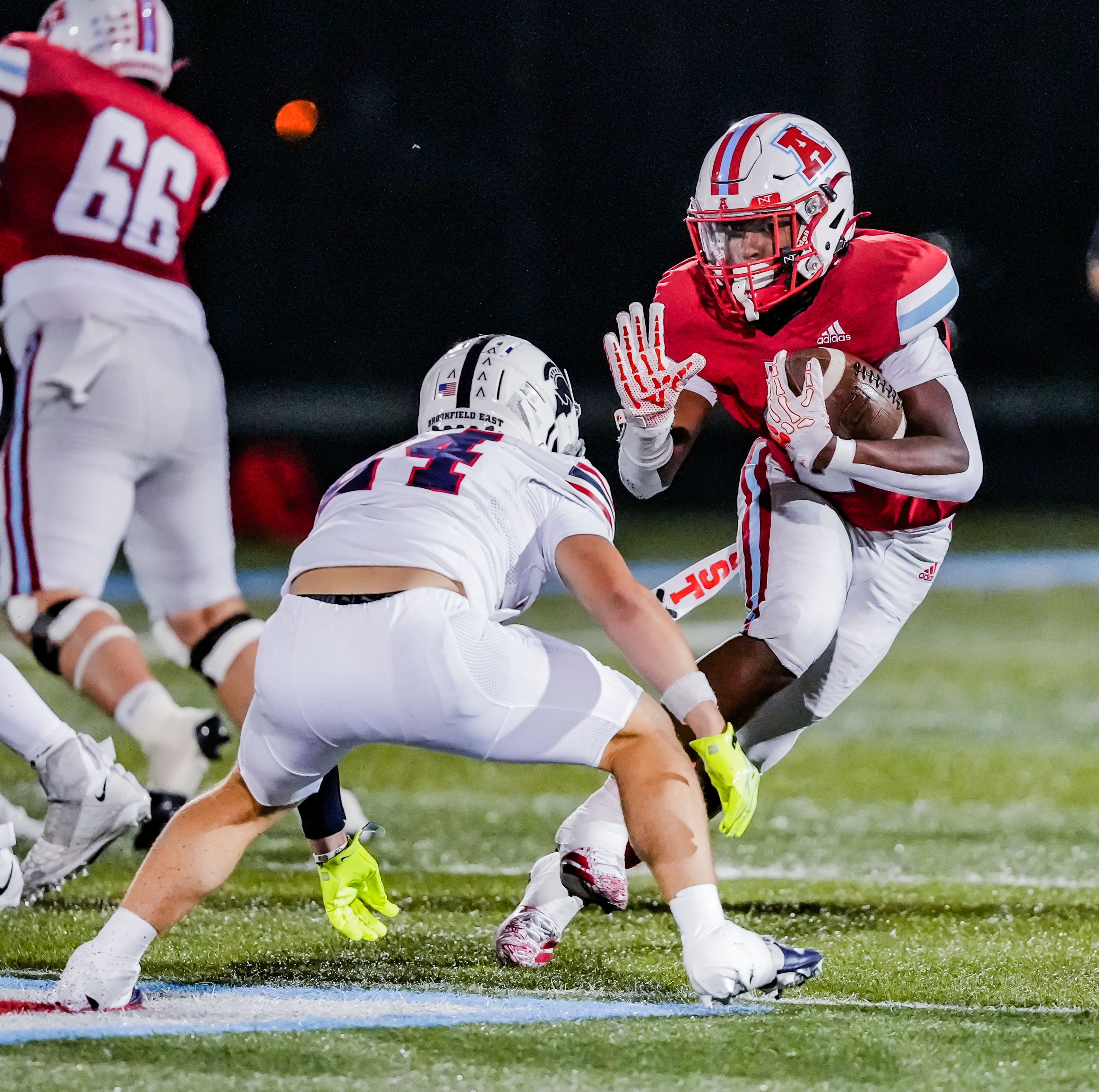 Vote for the Journal Sentinel play of the week for the week of Sept. 21