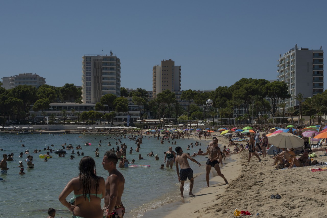 This Spanish island wants to ditch drunk British tourists for rich American ones