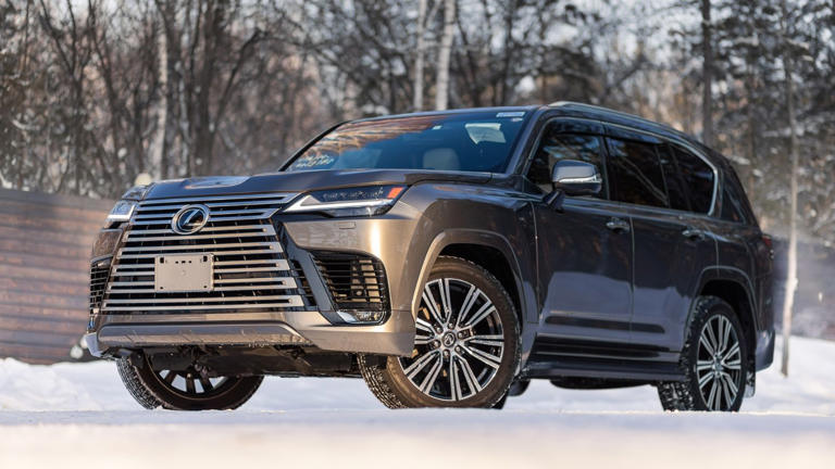 Ultra-luxury vehicle sales push Canadian auto lender’s revenue up 206%