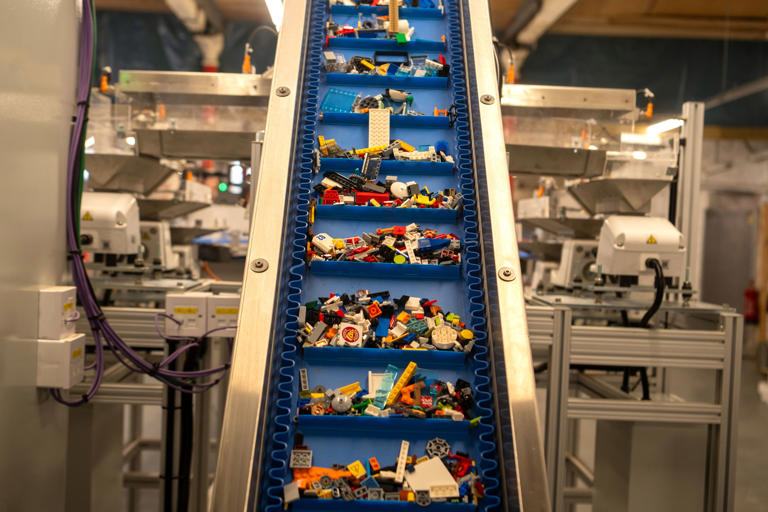 Inside the UK’s first AI LEGO machine sorting 40,000 bricks every day