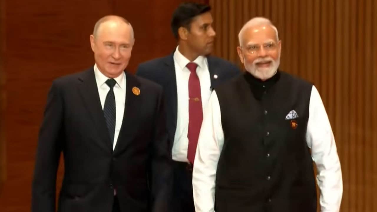 PM Modi welcomes BRICS leaders at Bharat Mandapam as summit begins