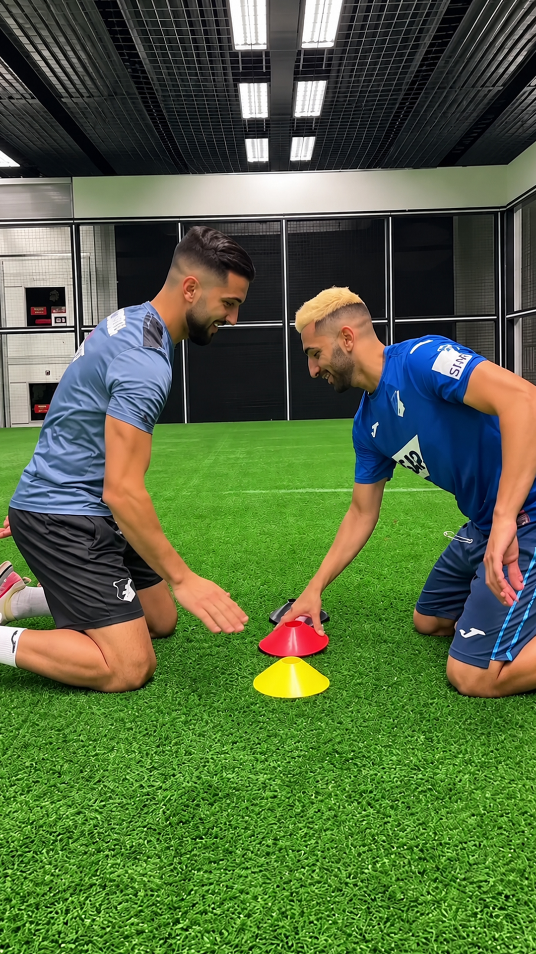 Color reaction speed challenge between two players