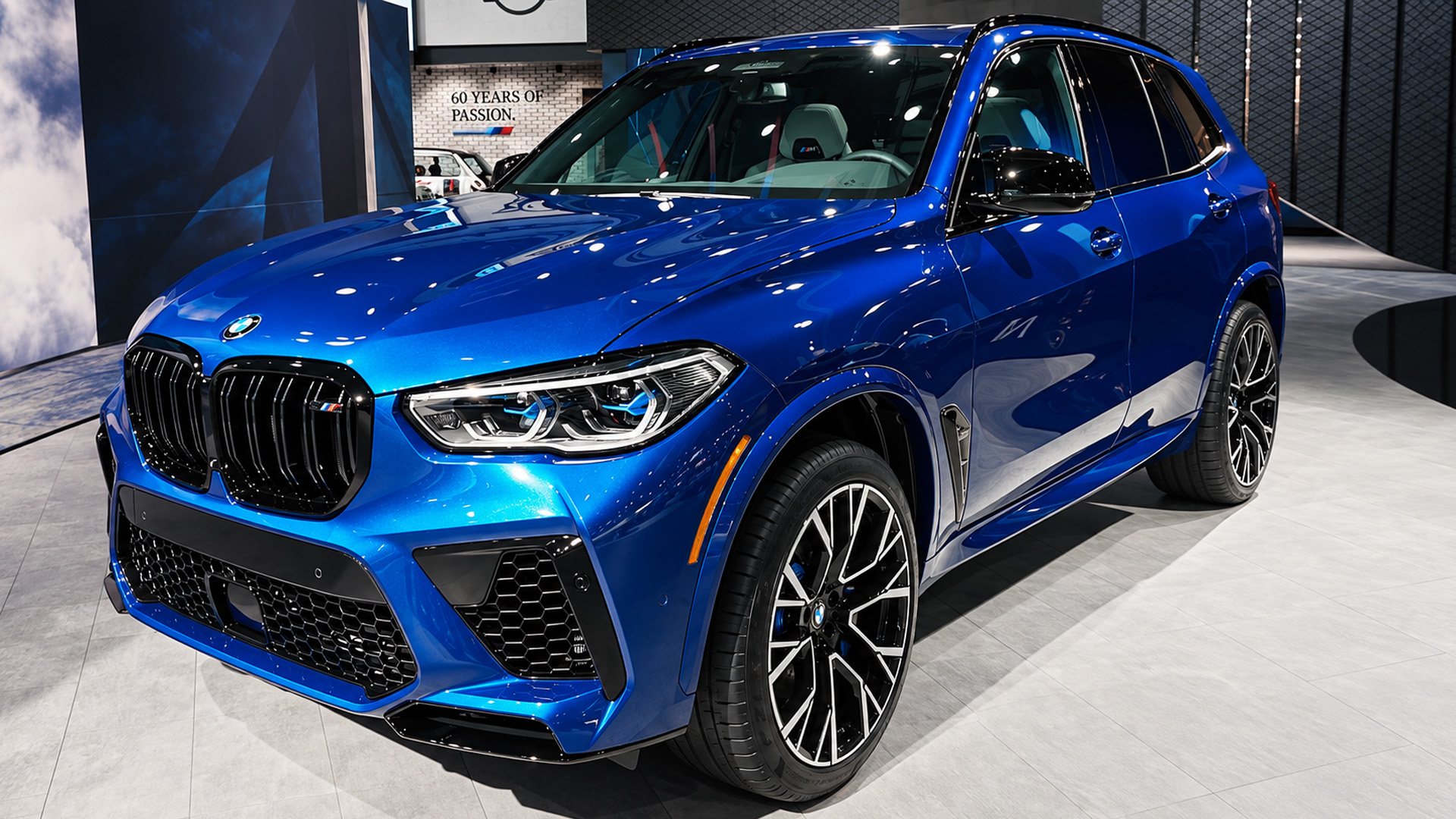 BMW X5 M Competition shows off its bold SUV design