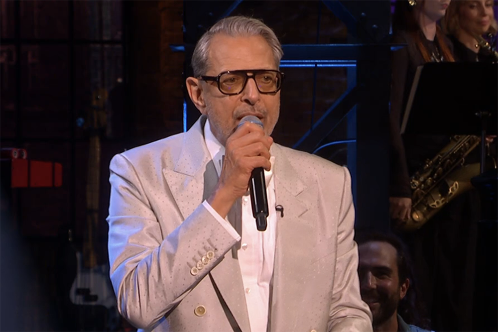 Jeff Goldblum starts 'SNL UK' hosting gig with jazz song