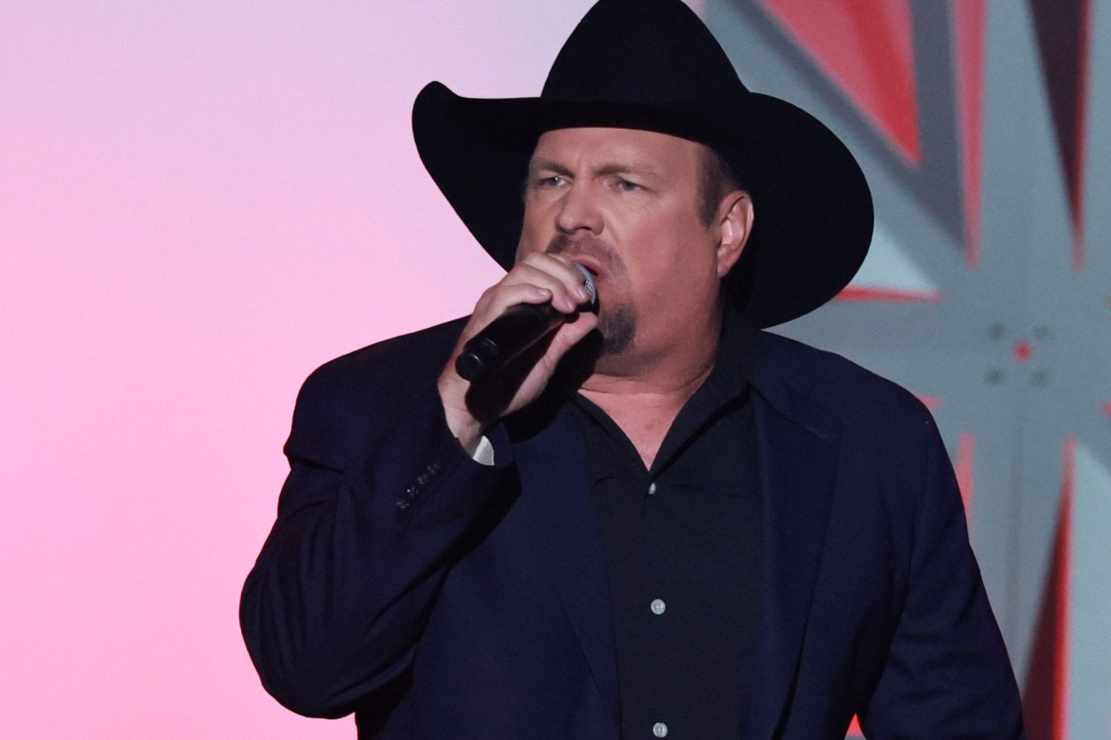Garth Brooks’ next Blame It All on My Roots tour stop is