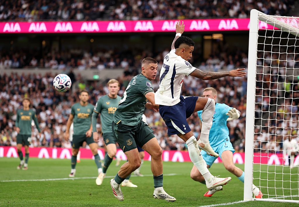 Spurs still winless after goalless draw with Everton