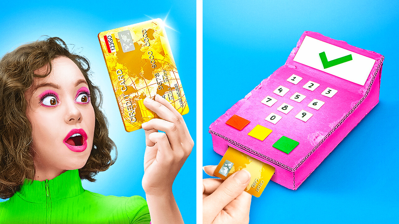 Mom built me a DIY cardboard credit card machine – genius parenting hack