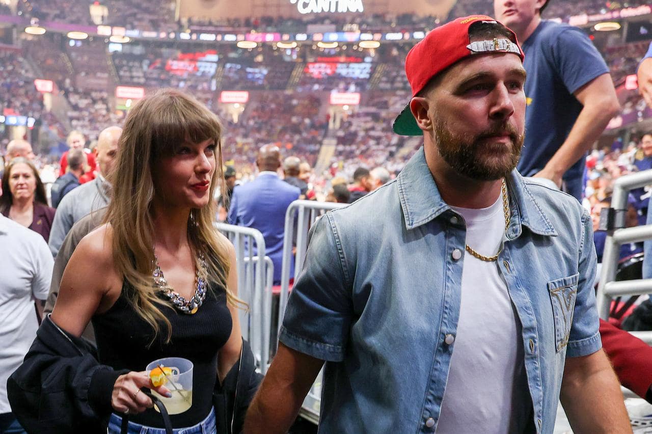 Travis Kelce lần đầu chia sẻ về cuộc sống sau khi cưới Taylor Swift