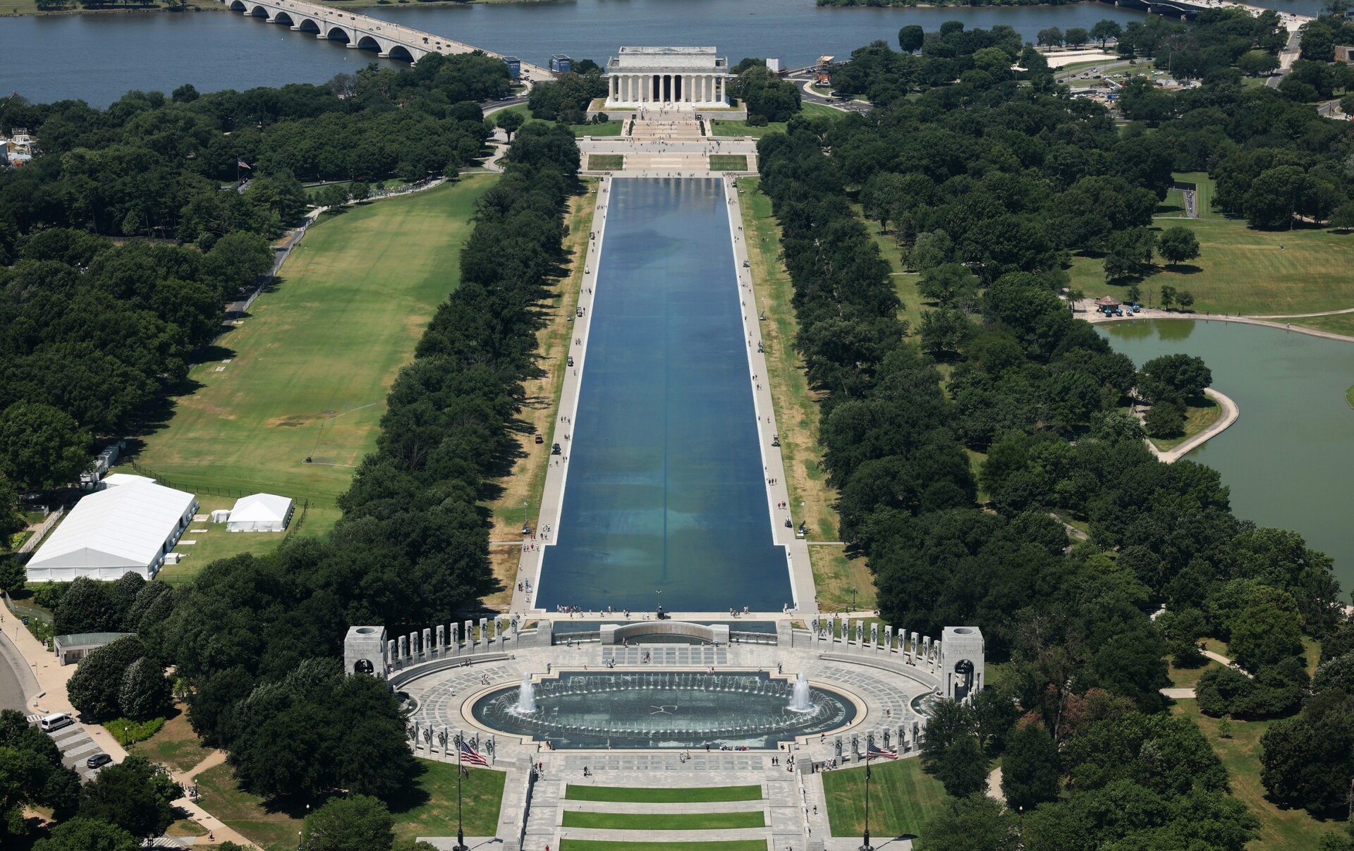 Trump's contractor admits responsibility for failed Reflecting Pool