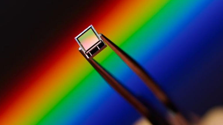 World’s first SPAD image sensor with on-chip photon processing debuts