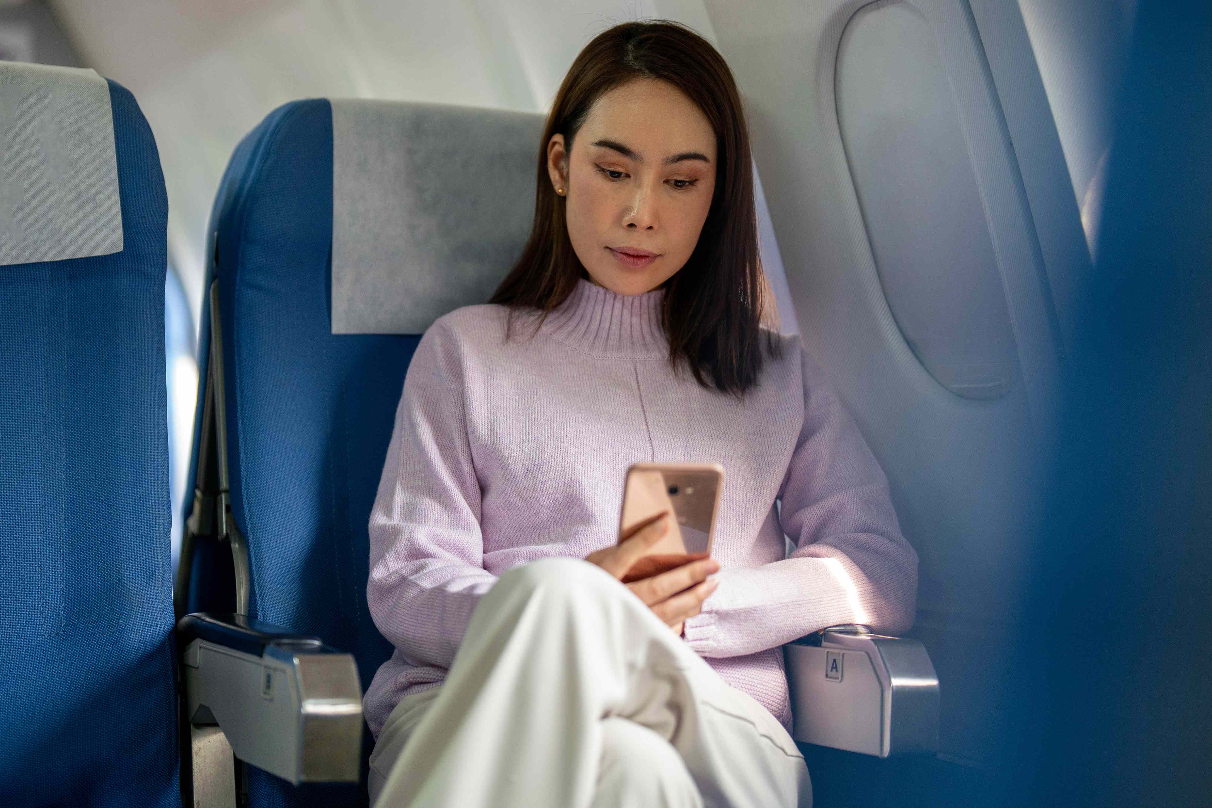 What happens if you don’t turn on airplane mode during a flight?
