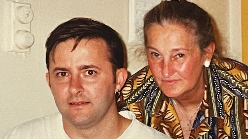PM 'stunned' over Pauline Hanson's attack on his late mother