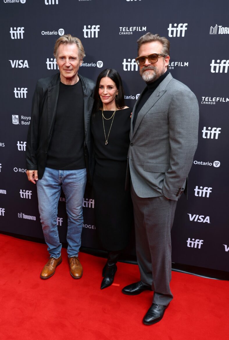 Courteney Cox & former sister-in-law Patricia Arquette premiere their ...