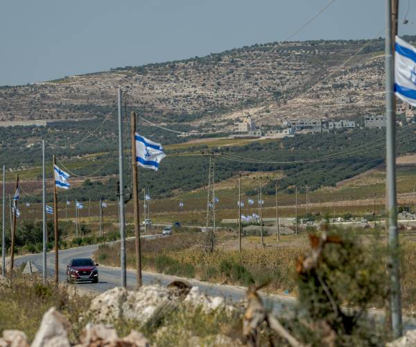 Pro-Israel group launches hotline to out firms cutting off Israelis