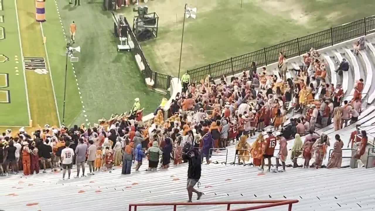 Watch: Rain does not deter Clemson students during lightning delay at Memorial Stadium