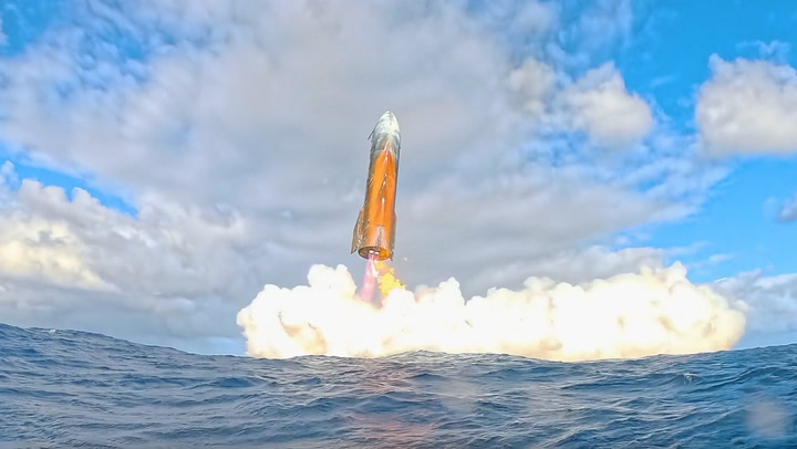 Watch Starship's Indian Ocean splashdown in epic SpaceX flight 10