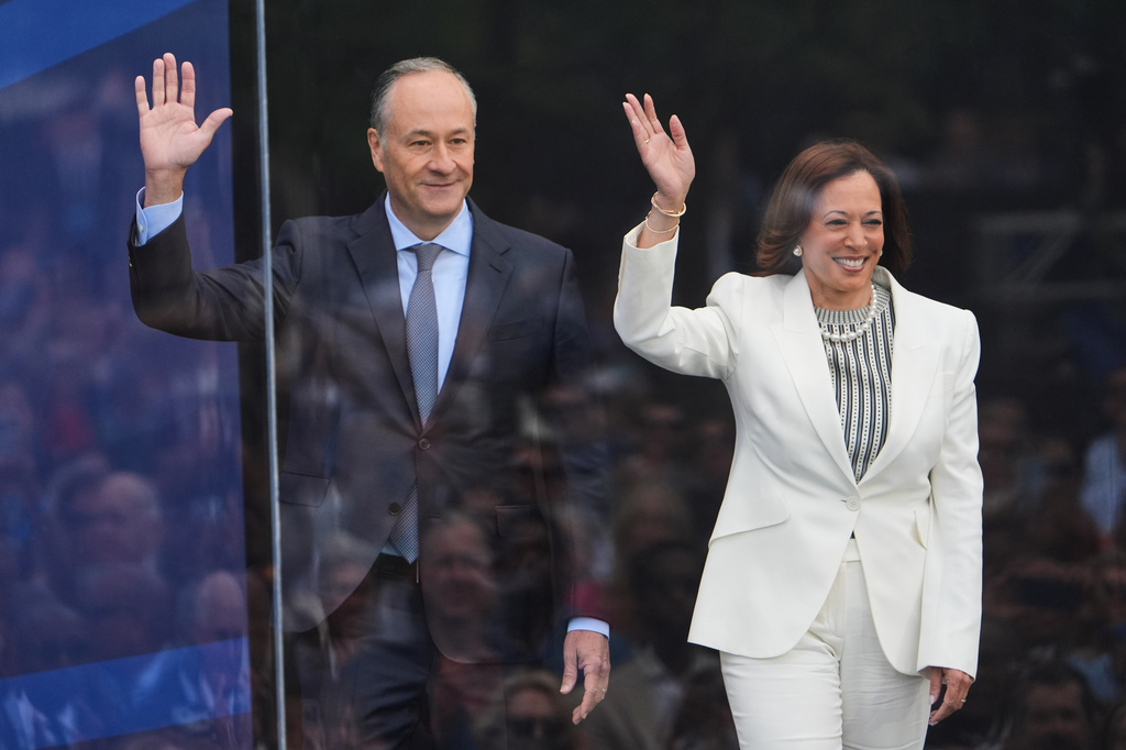 Deputies respond to trespasser reported at ex-Vice President Kamala ...
