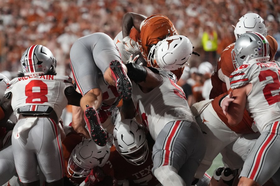 No. 4 Texas upsets No. 1 Ohio State with 21-point final quarter