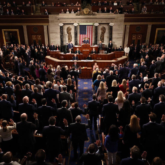 CBS News Battleground Tracker poll: Democrats hold edge in bid for House control