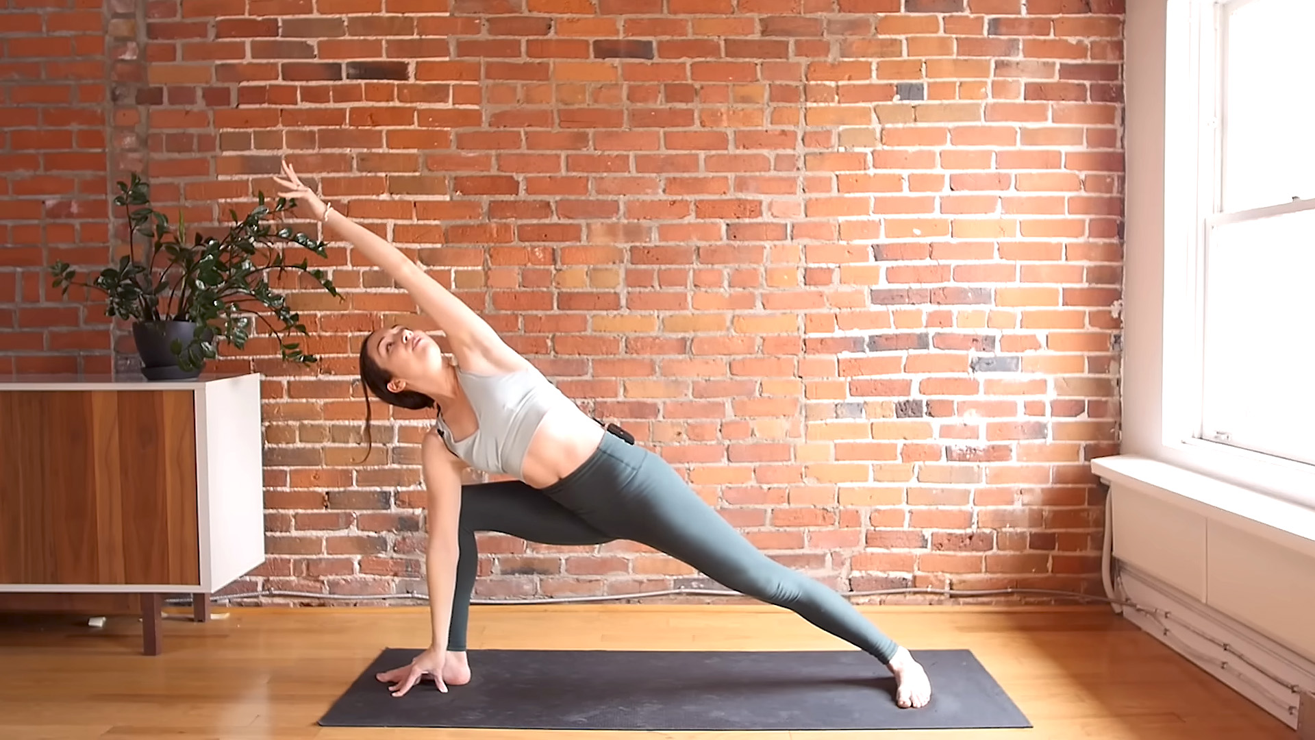 Deep hip opening 15 minute slow flow yoga practice