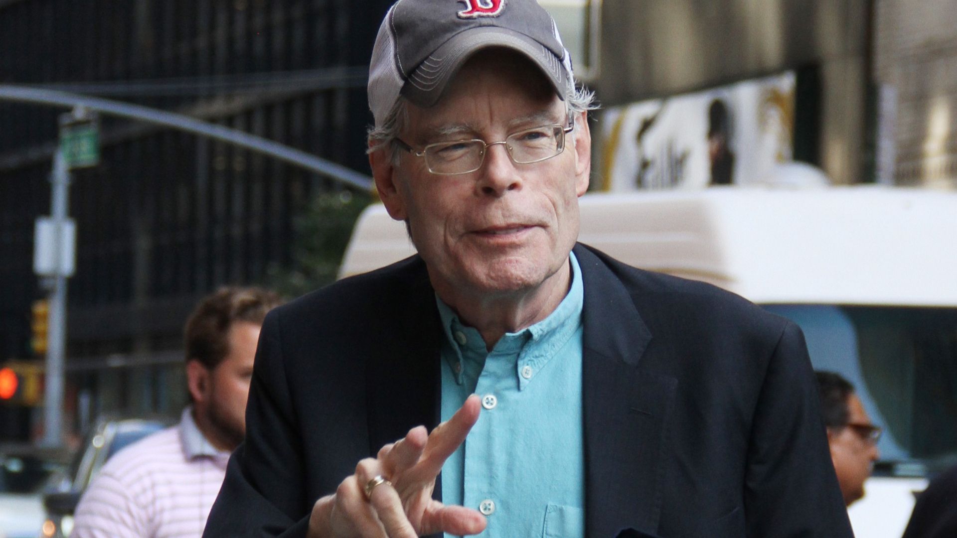8 masterpiece fantasy books recommended by Stephen King
