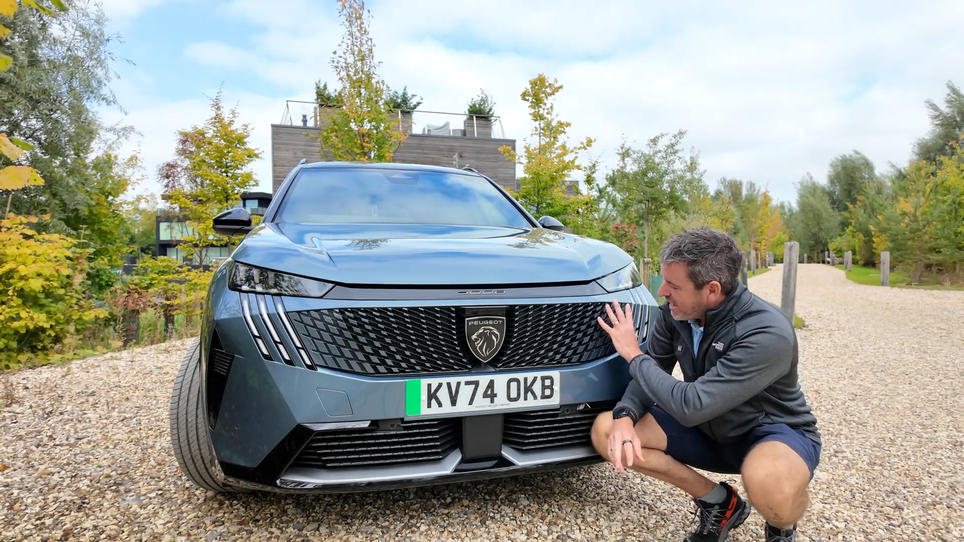 Detailed look at Peugeot’s newest 7-seat family EV