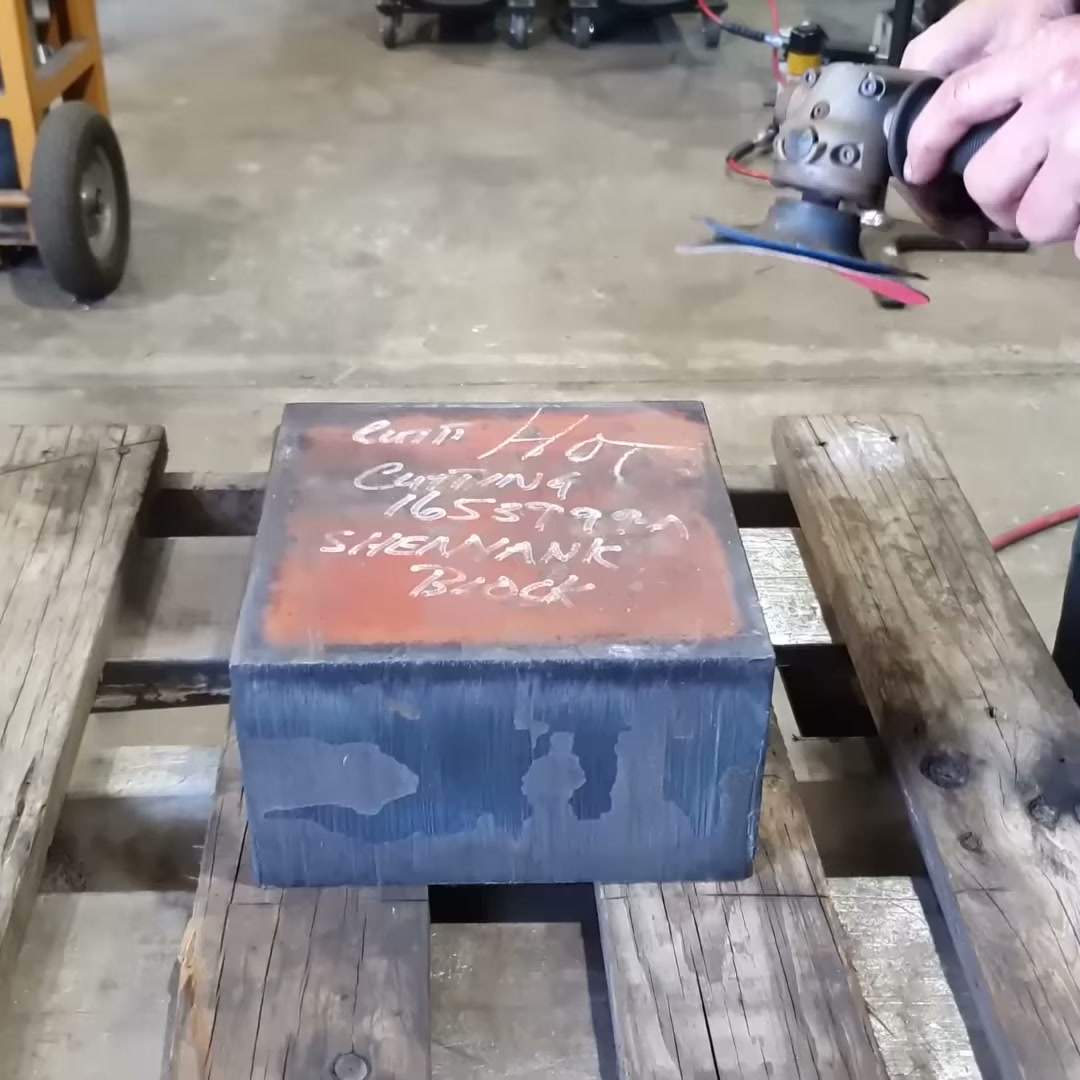 New tool post for a quick-change holder