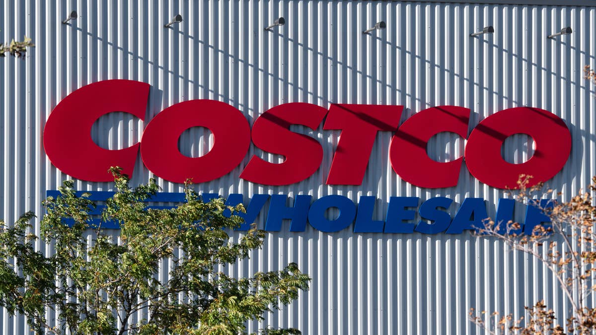 Costco is selling sneakers with arch support that are perfect for long ...