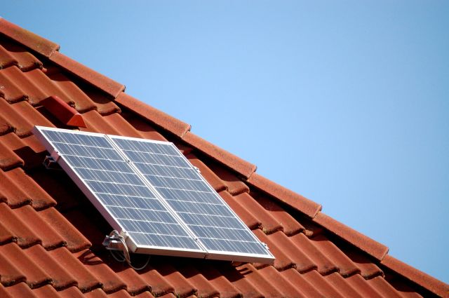 Buyer eyes Facebook Marketplace solar kit to slash peak power bills ...