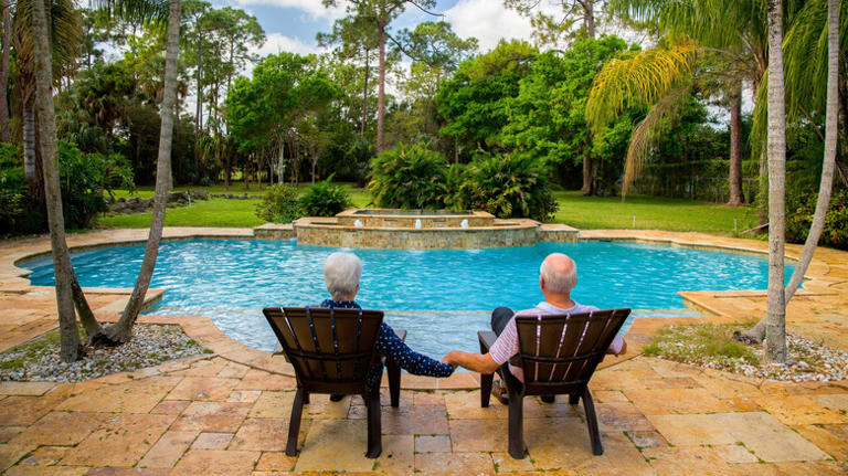 14 modern backyard trends that'll upgrade your pool area