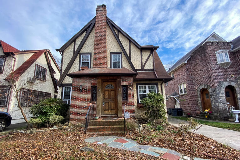 Donald Trump's childhood home in NYC sold for nearly $2M