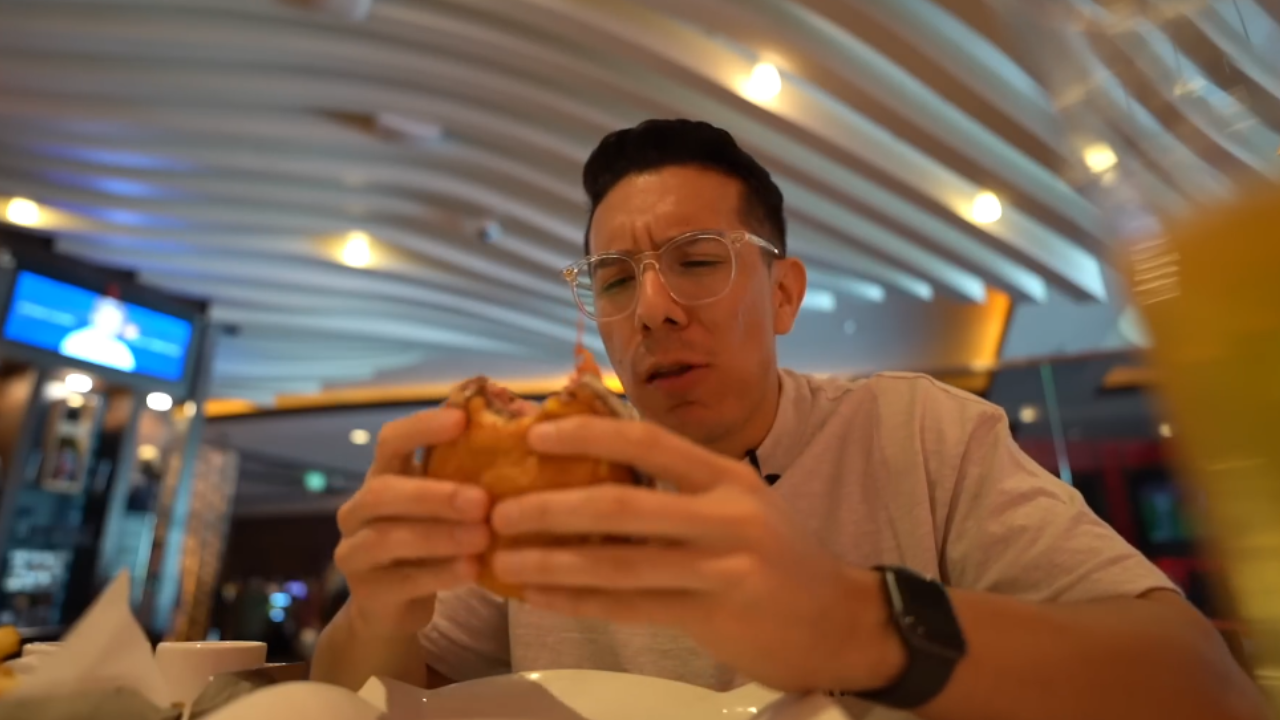 Is Gordon Ramsay Burger at Planet Hollywood worth trying?