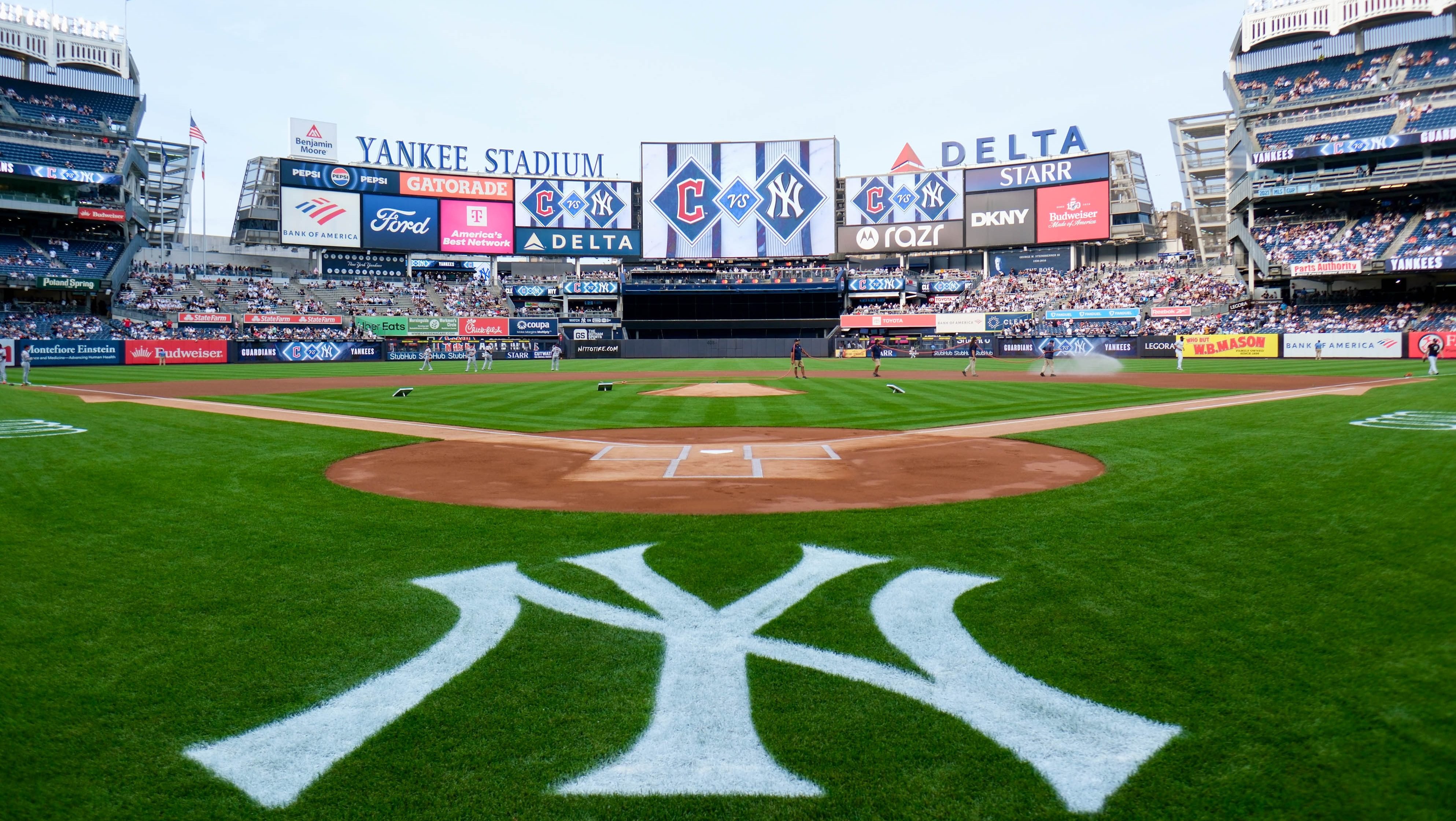 Cooling towers near Yankee Stadium, hospital flagged in Legionnaires probe