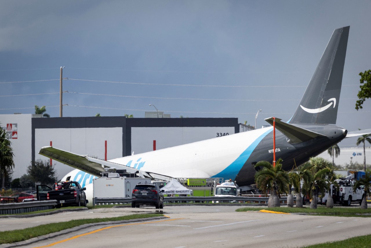 Amazon pauses operations with 21 Air after Miami crash