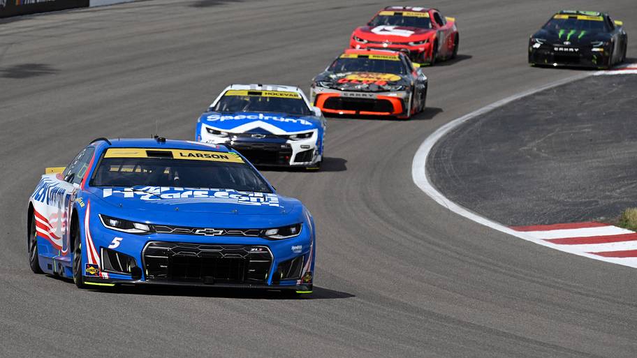 Kyle Larson extinguishes 51-race losing streak with Gateway win