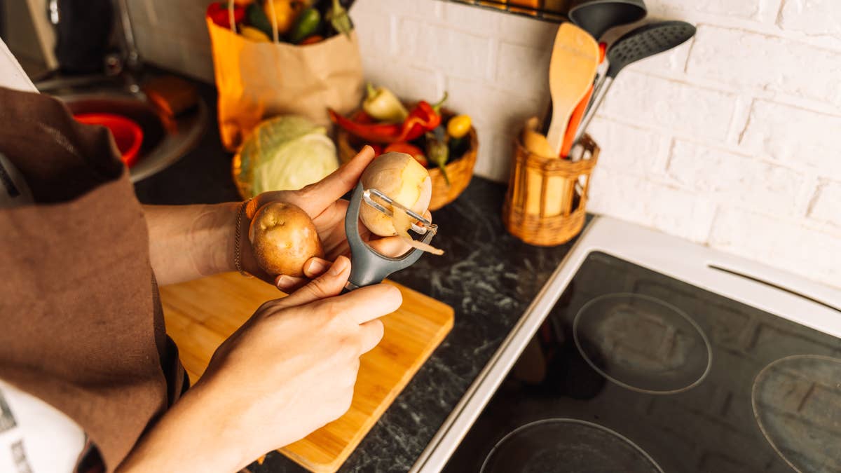 Turn potato peels into delicious chips: A chef's Great Depression cooking hack