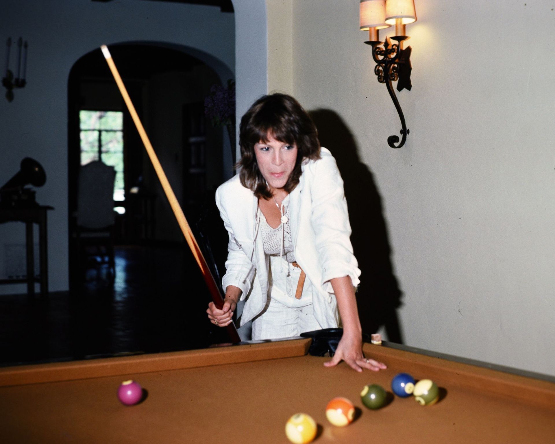 Jamie Lee Curtis's '70s Los Angeles living room was a blueprint for ...